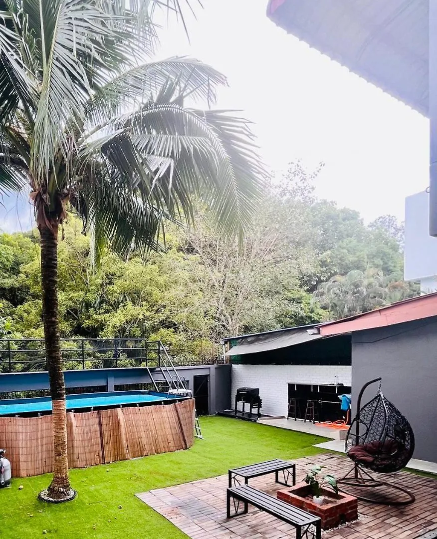 Botanical Retro-Cottage By Stayco - Riverview Pool , Bbq , Ps4 George Town 0*,  Malajsie